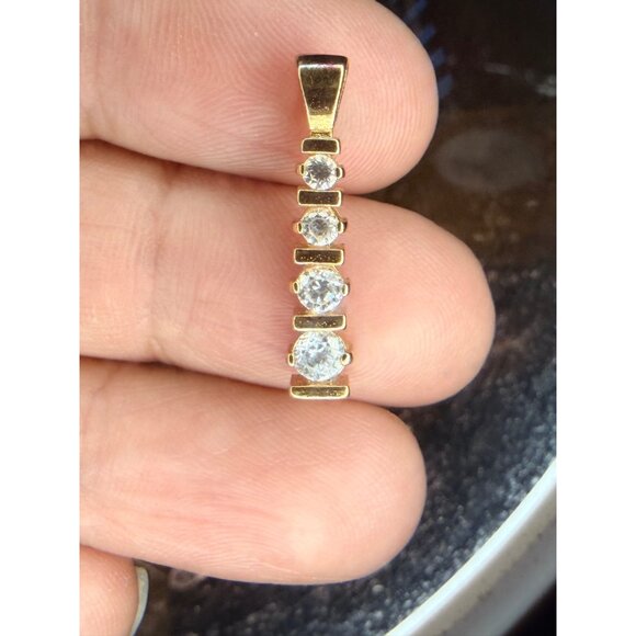 Vintage Bella Luce Pendant W/ Diamond Simulants 1 Inch Gold Plated Pendant - Picture 9 of 10